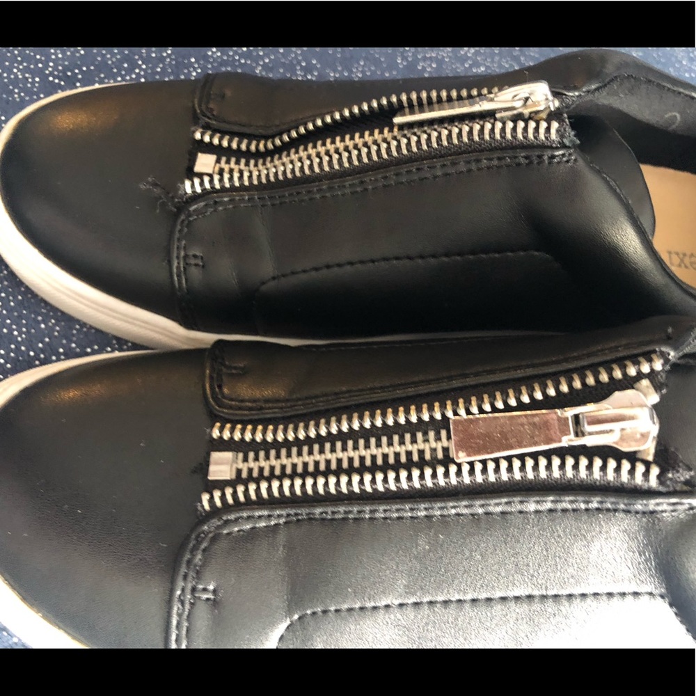 Lexi and Abbie zippered black shoes size 7 1/2 - Picture 3 of 7